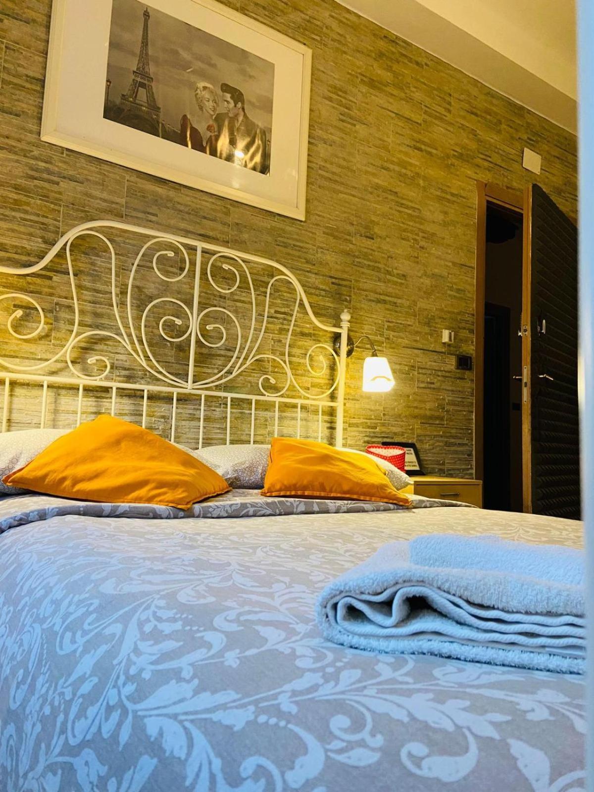 Europe Station Rooms Parma Eksteriør bilde